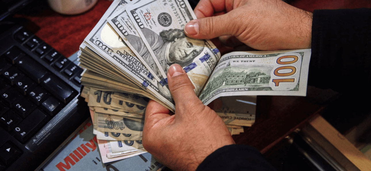 5 Proven Things to avoid while exchanging money in Toronto